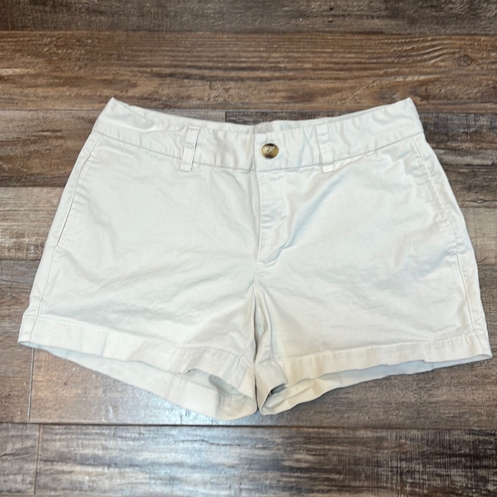 GAP Women’s Khaki Shorts Size 4